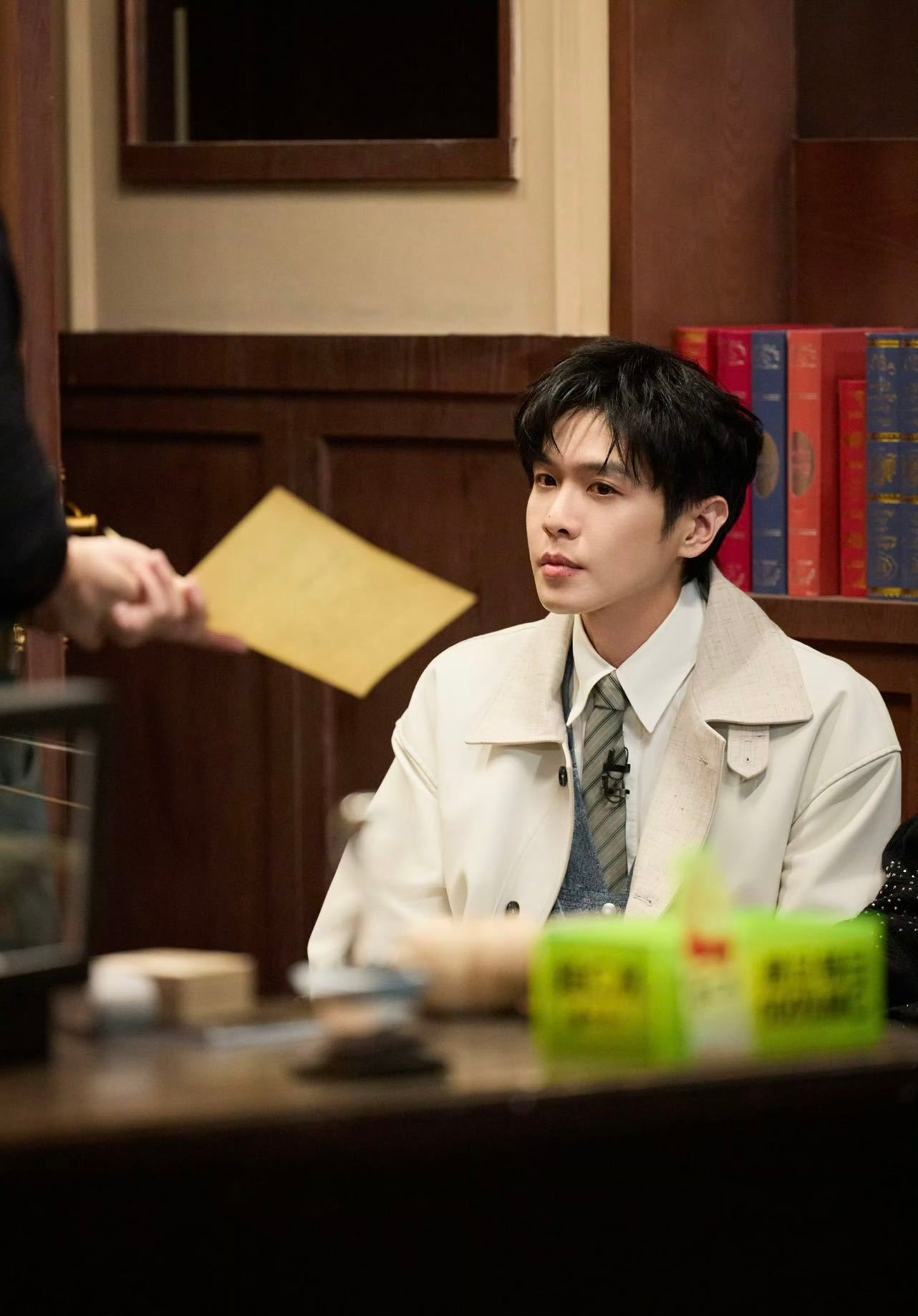 张若昀的解密速度按秒算别人听完线索先愣三秒，张若昀听完直接报答案。“快一点”=1