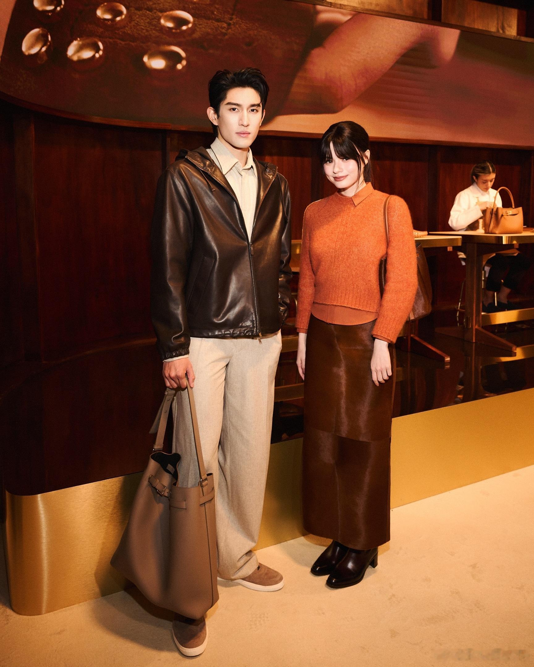 孙政 × Becky TOD'S 2027春夏大秀同框合影米兰时装周春夏时装周 