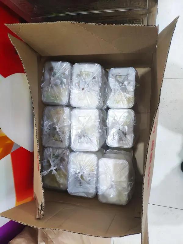 有这么好吃吗？4月26日，男子从内地偷运51公斤盒饭回澳门，被澳门海关截获，属未