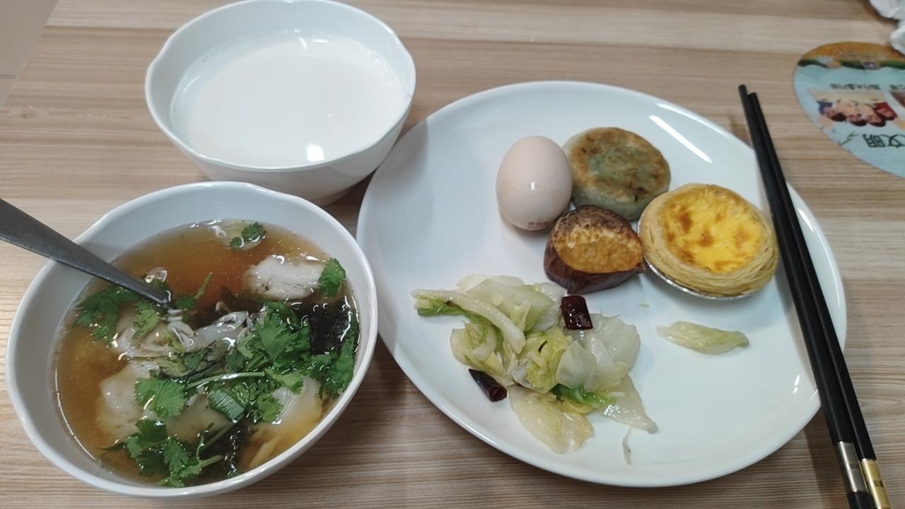 “心若没有栖息的地方，到哪里都是在流浪。”

分享故事： 两个囚犯被关在黑暗的牢