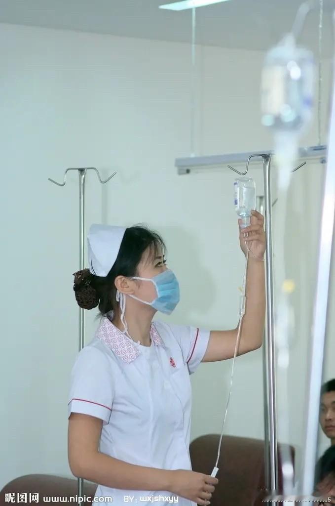 以前护士可是男性择偶的热门选择，现在却不是首选了，工作太忙是个重要原因。护士这职