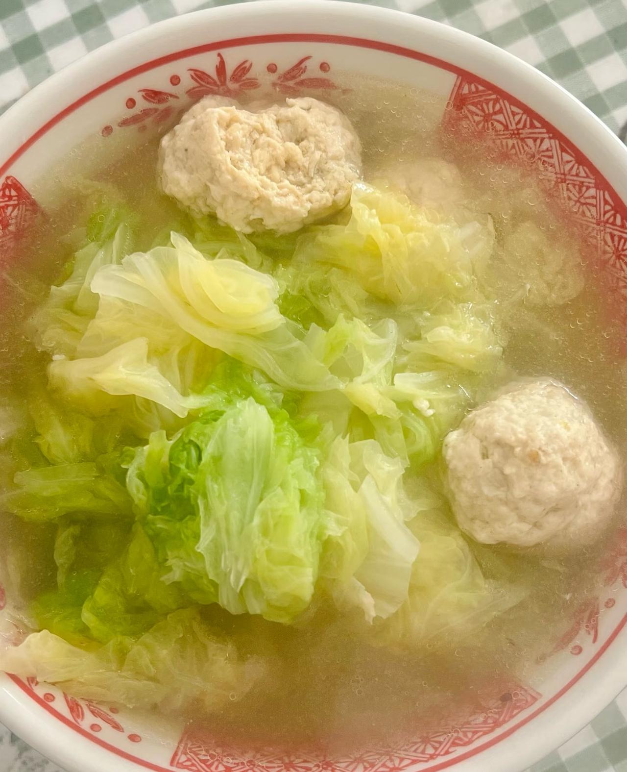 突然理解广东人了。

吃饭一直很重口，最近减肥特意做的清淡的，用昆布和柴鱼花吊的