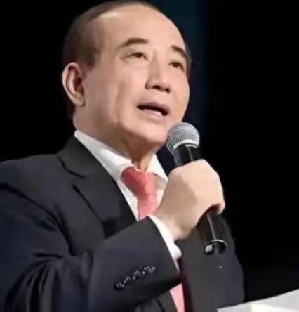 国际场合的“台湾”字样几小时即消，台北的电台里却响起“外交国防归中央、岛内自治”