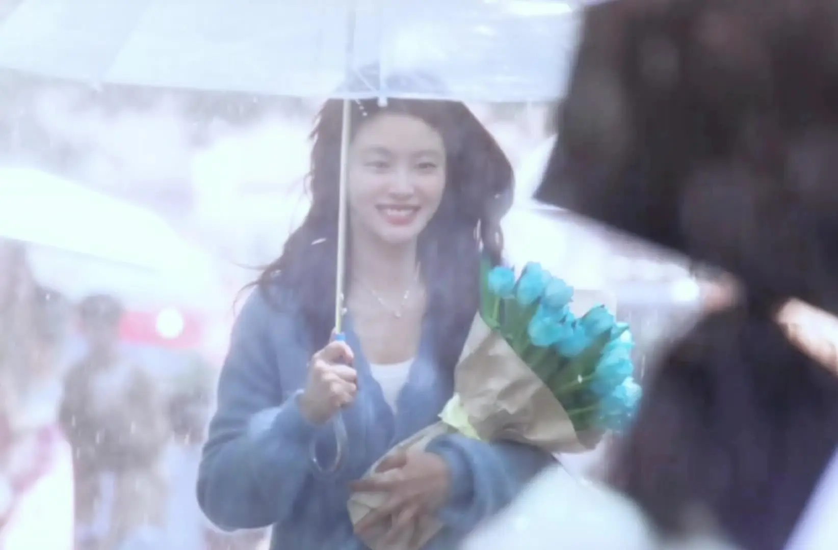 “雨天 心动 奔跑”成为了我们的开始