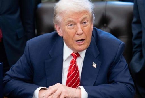 特朗普计划让中国数千架波音客机全部停飞。
 
很多人直到现在还以为，中美贸易战说