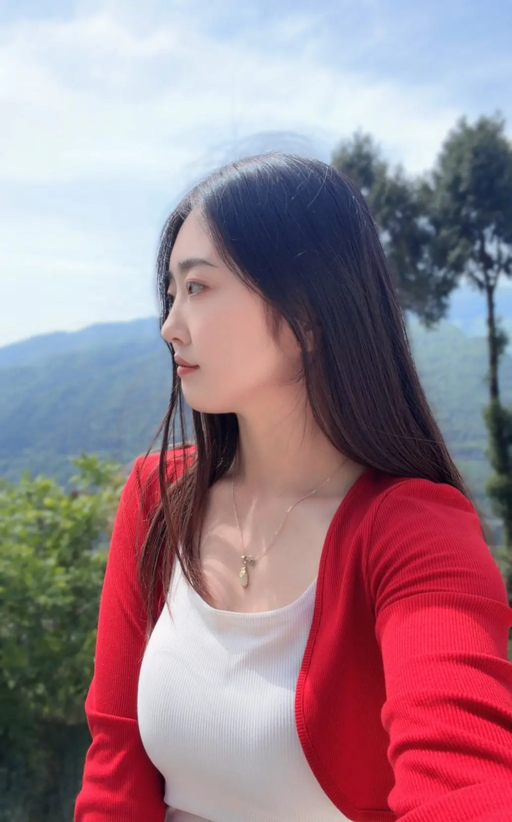 占有欲犯了，我不管我们现在什么关系，我想知道你现在在干嘛
