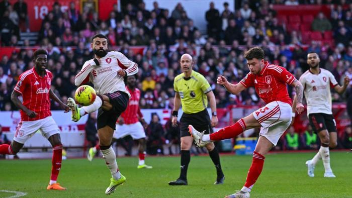 豪门悲喜夜：巴萨3-0登顶 阿森纳4-1热刺5分领跑 利物浦1-0压哨绝杀
北京