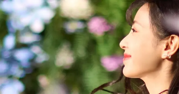 田曦薇代言 vivo S50真機偷跑：全系標(biāo)配金屬中框