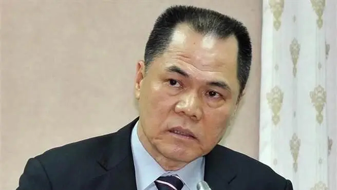 #台方驱离福建渔船致2人遇难#此人还是台湾海巡署长吗？对台湾海巡署要建立名单，解