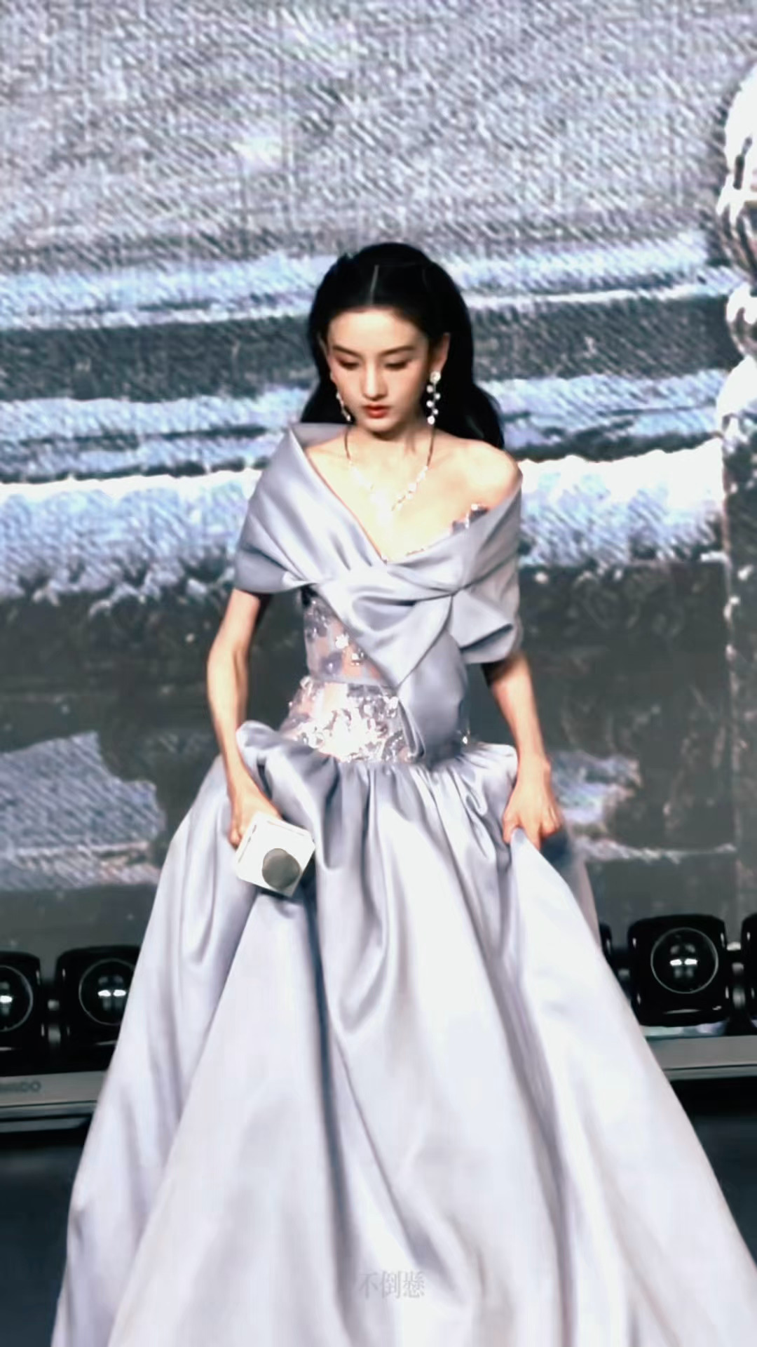 杏香雪松 