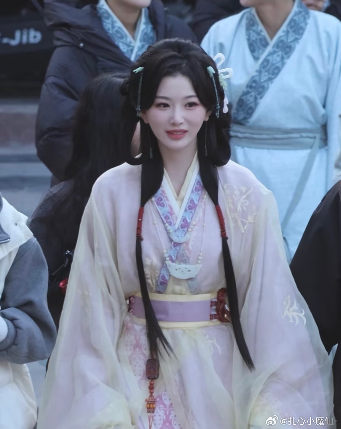 不要再给孔雪儿搞这种大发包了，不好看