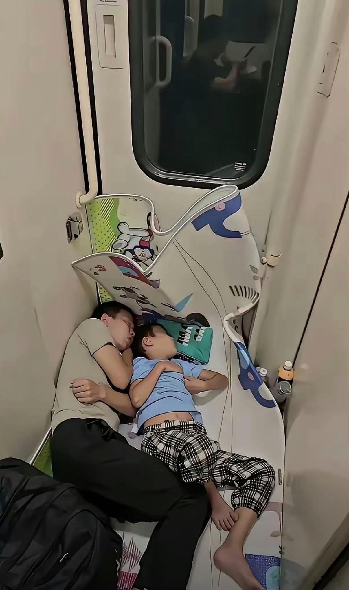 没有对比就没有伤害，男人赚钱的意义在此刻显现得淋漓尽致 