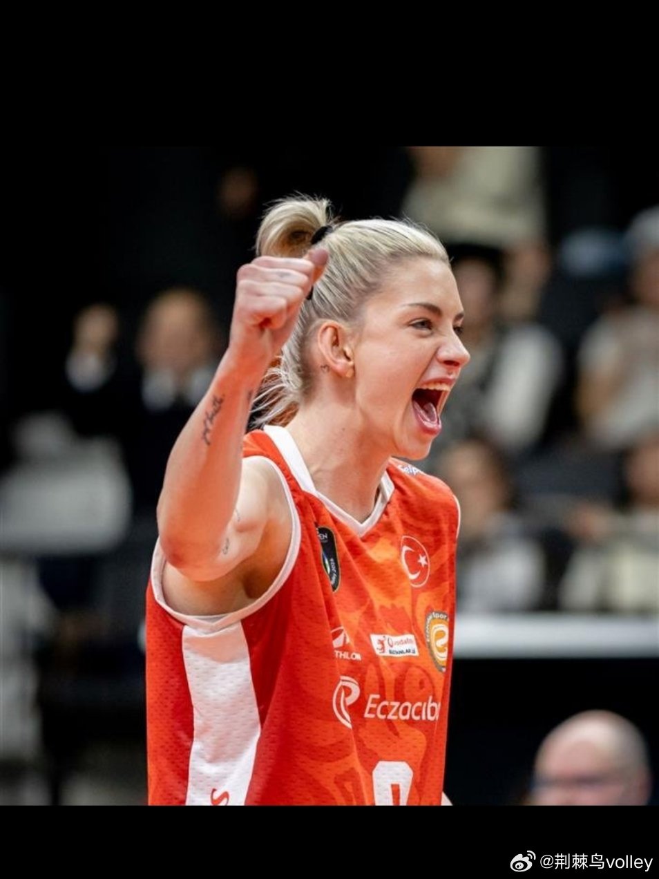 【斯蒂西亚克谈在“球队领袖”】在伊萨奇巴希担任领袖角色对你来说是件乐事，能为你带