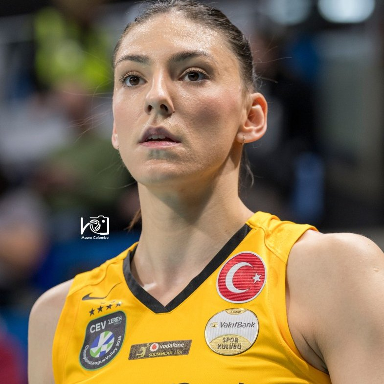 博什科维奇得到20分（37扣15中5失误7被拦，3拦2发），昨晚她这是咋了？这两