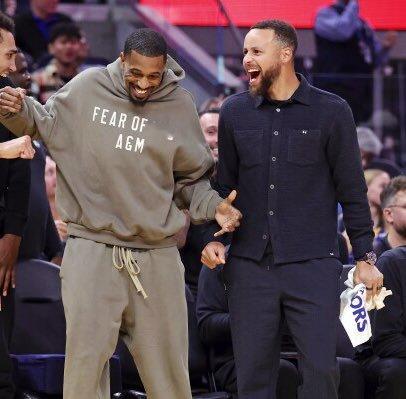 “库有引力很特别，能借此获得优势非常重要。他用篮球做到的很多事情，真的无法用言语