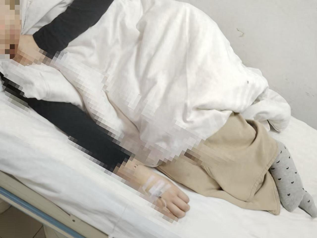 2月21日，河南郏县茨芭镇政府就“夫妻当街打15岁女孩”事件发布《情况通报》，公