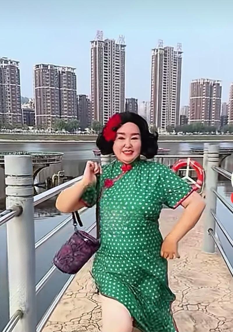 从外貌能推断出此人是从事啥职业的吗？