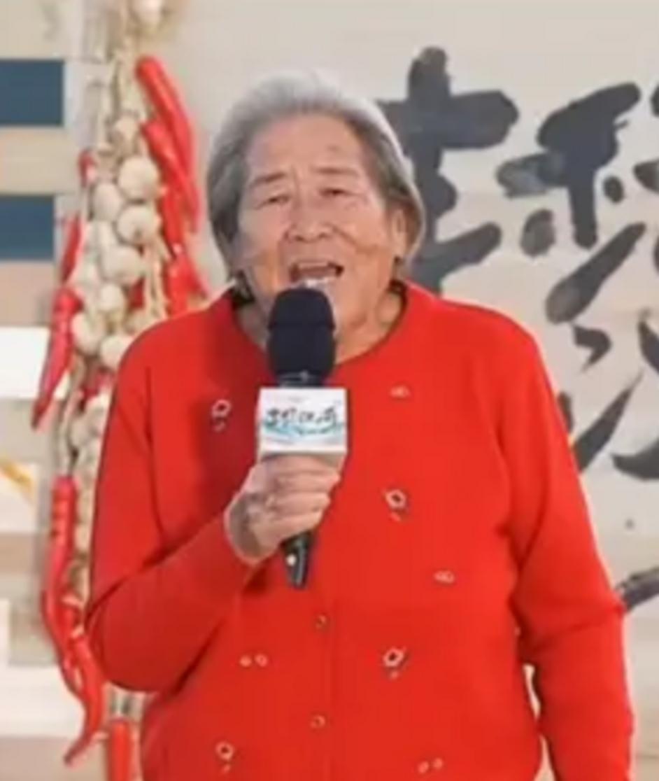 王荣均（1944/1945—2026-05-10），山东临沂沂水县姚店子村村民，