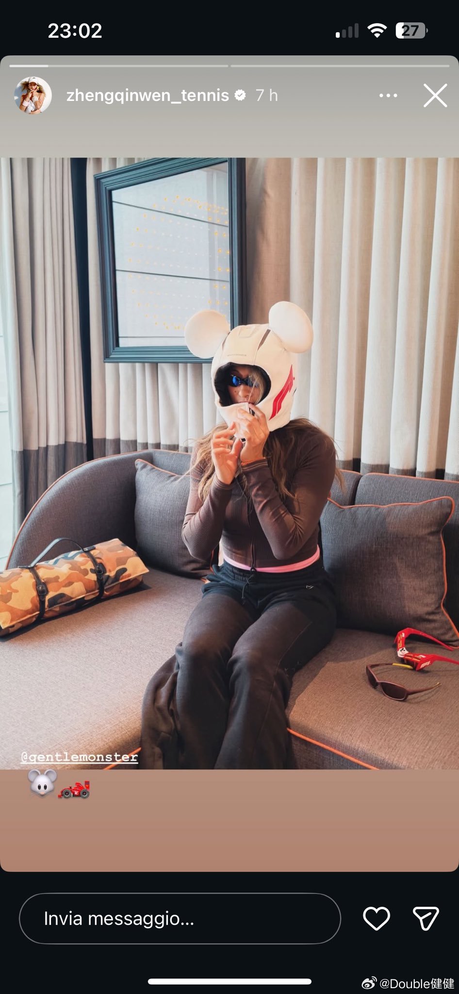 郑钦文这个造型是啥意思郑钦文红土赛季保分：查尔斯顿八强：108分马德里第二轮：1