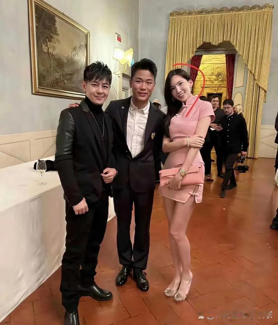 林志颖和老婆，越来越有气质了。 