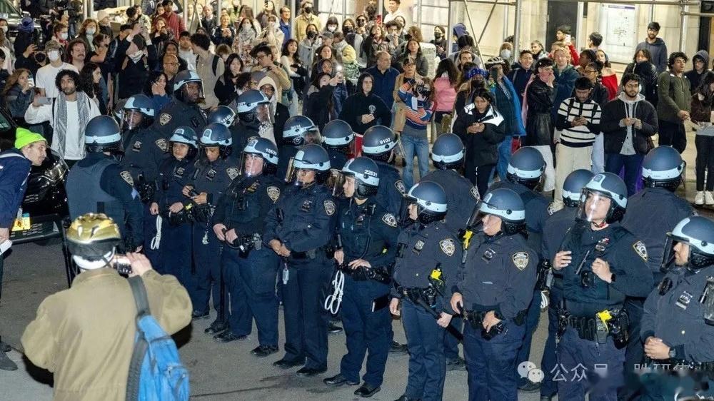 挺巴抗议席卷，纽大、哥大、耶鲁总计数百人被捕，特朗普反对关闭大学！周一晚间，围绕