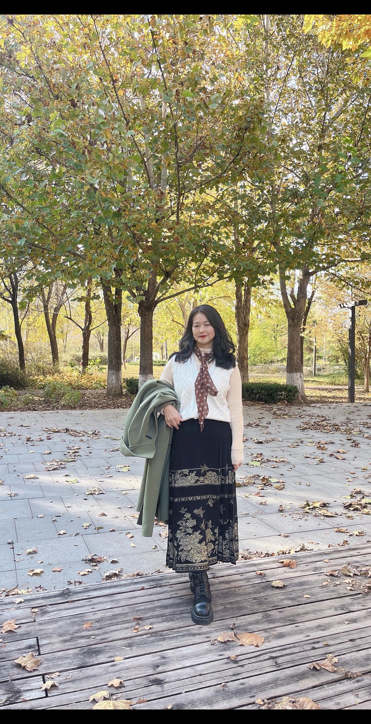 生活本就不同，何必追求和别人一样。遗憾的事太多了，没关系尽力就好。
在自己的世界