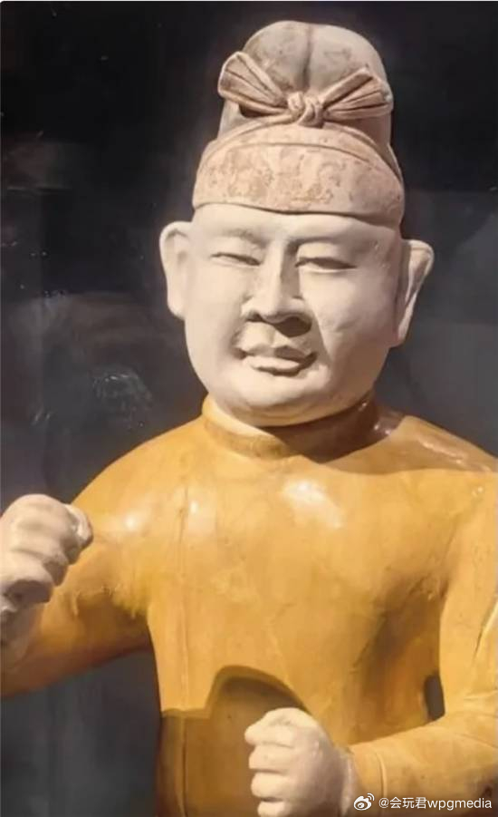 南京博物院一陶俑撞脸郭德纲 院方：在历史馆展出“郭老师去南京博物院了？”近日，有