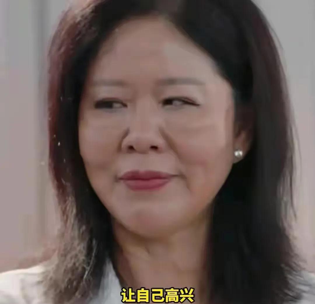 郎平怎么了？为什么脸变成这样了呢？是什么原因造成的？反正人家现在退休了，又钱又有