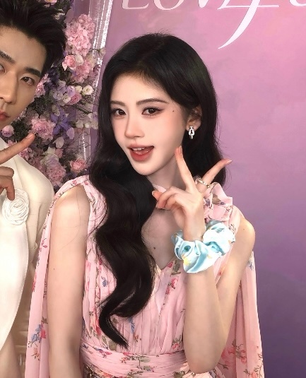 我们婧祎好养眼😽 ​​​
