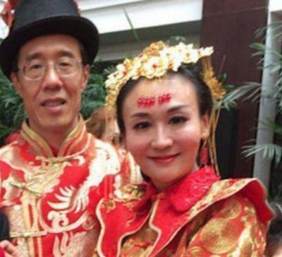 “美国梦”的代价，究竟是什么？曾经光鲜亮丽的央视主持人曹晴，为了嫁入美国“豪门”
