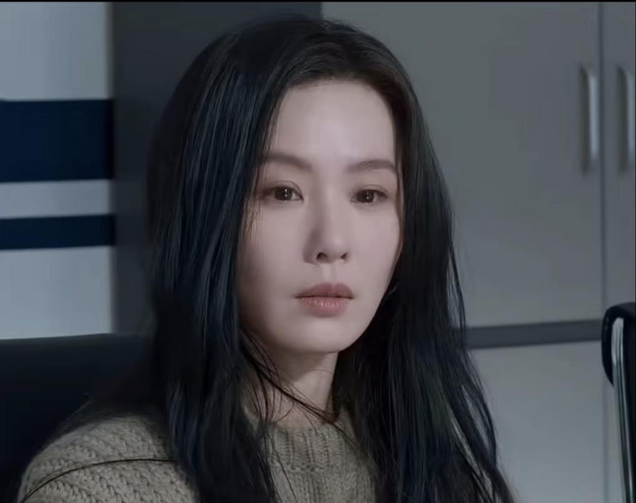 医美真的是毁人不倦，
太多女明星都被医美毁了。

刘诗诗以前面相多好，温柔恬静，