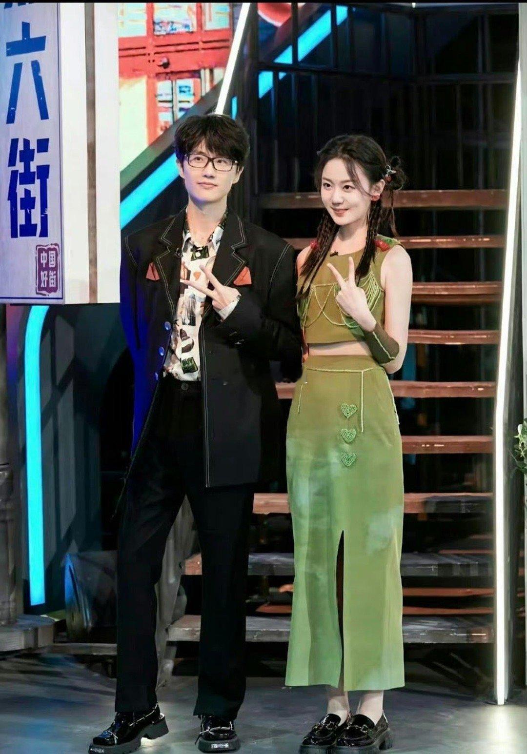 恭喜许嵩 冯禧！幸福美满！冯禧真的是妥妥真正的人生赢家👍许嵩 冯禧 ​​​