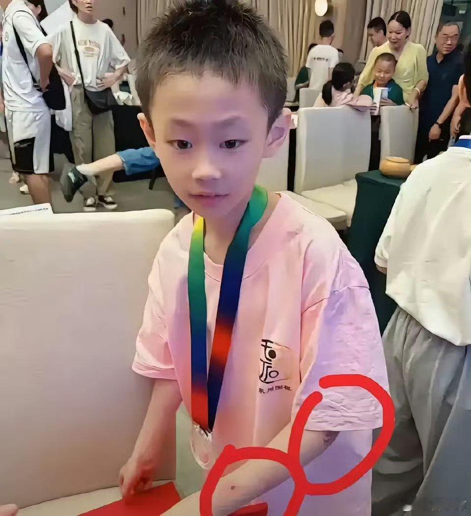 本以为小孩子早逝就很可怜了，没想到还是围棋天才少年，更没想到他离世的原因竟然是​