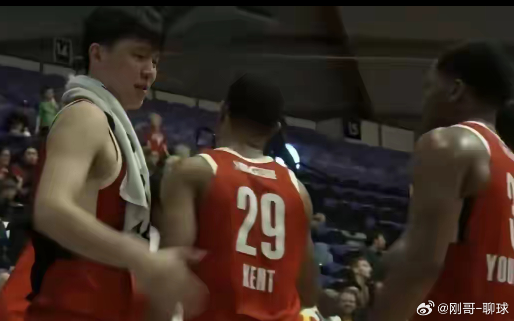 杨瀚森G联赛两战轰36+18+11 高效全能被召回NBA；乐福轰44分创生涯高光