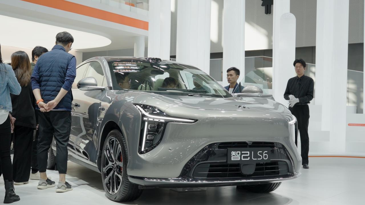 智己展台两款车型
智己LS6和智己LS9！
LS6 66kWh大电池版本
上市后