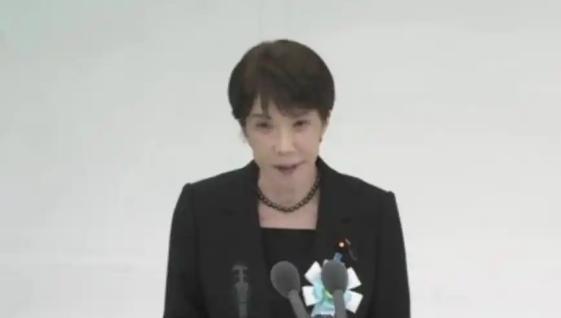 当中方直接将其定性为“战犯神社”，日本顿陷尴尬之境。日本政府不敢反驳供奉战犯这一