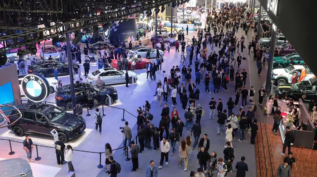 隐藏式门把手要凉了！工信部新规直击痛点！
 
12月16日工信部发布门把手安全新