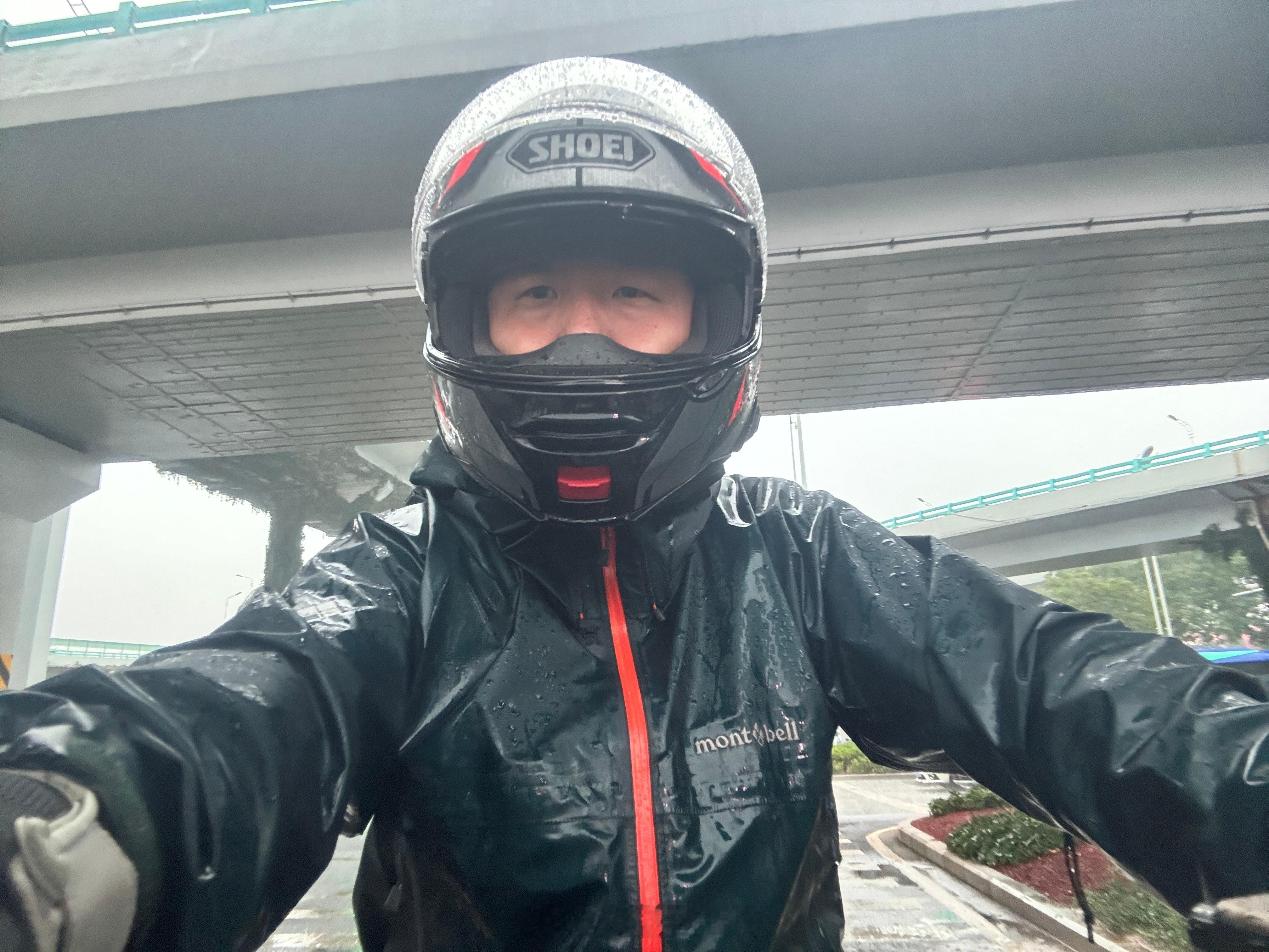 今日份的穿搭[苦涩]摩托车 ​​​