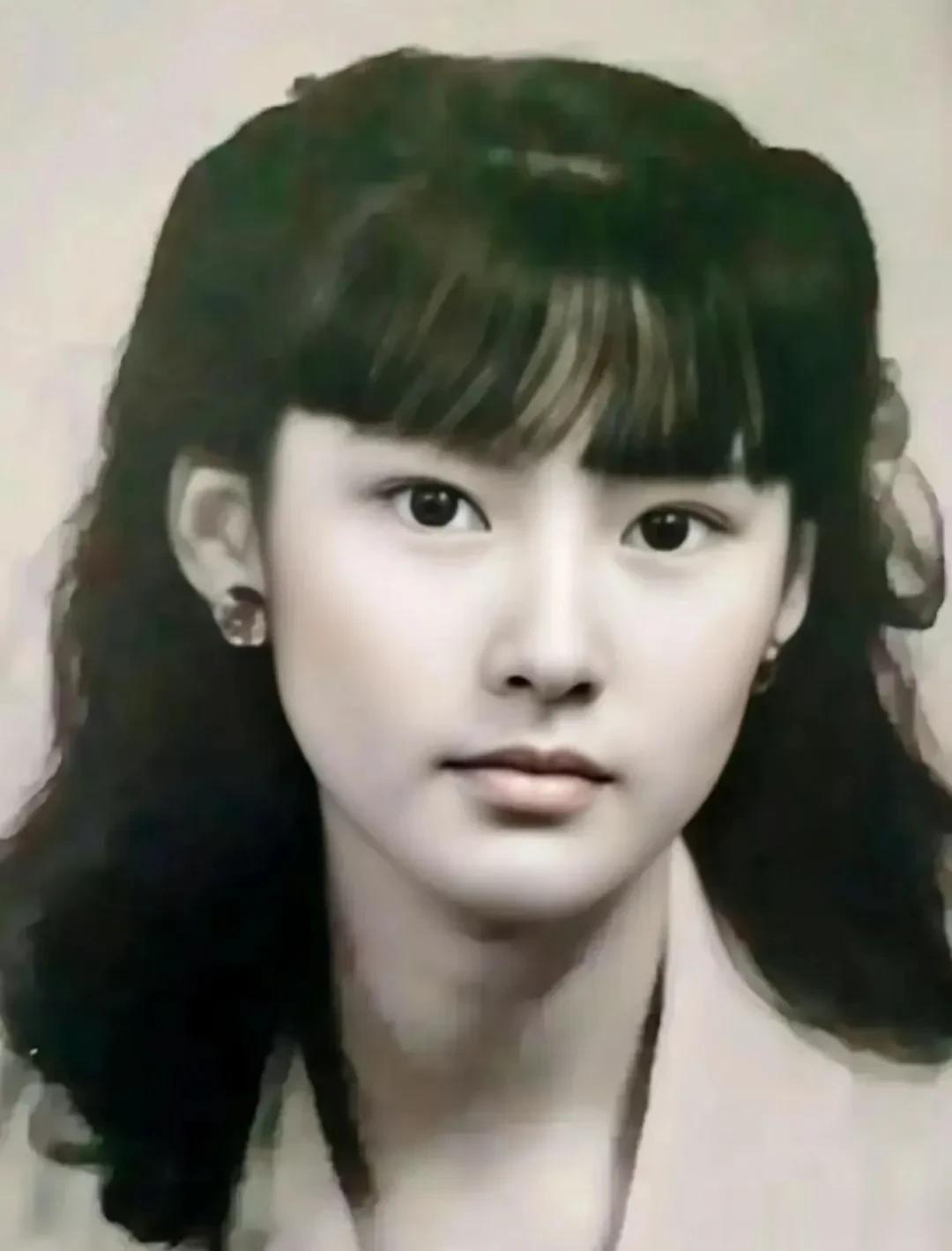 李莫愁旧照曝光，容貌秀丽，气质迷人，女神范十足。#李莫愁# #神雕侠侣#