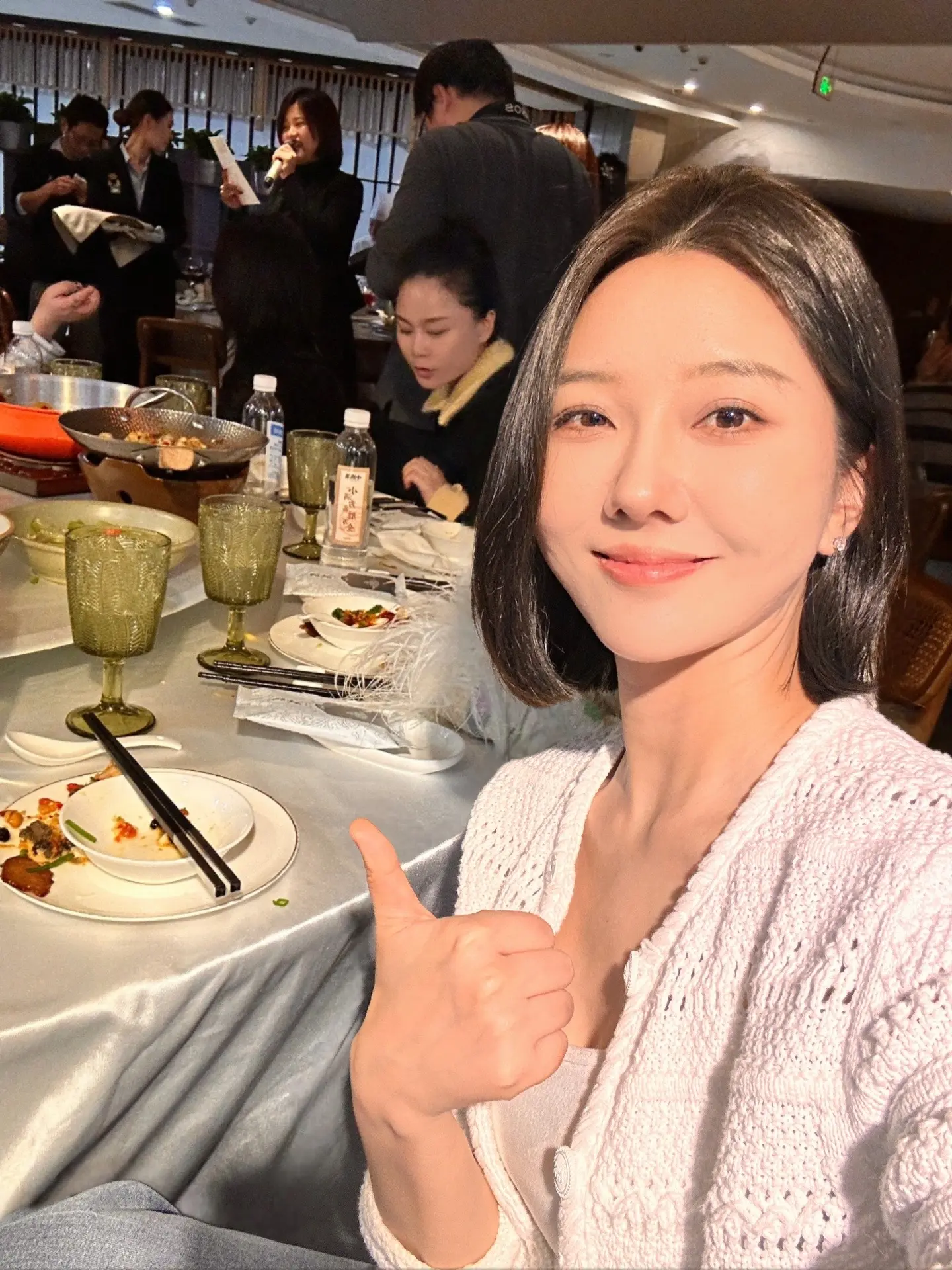 我会长成一颗大树 等你赞一声良木，敬我们那场初相识。