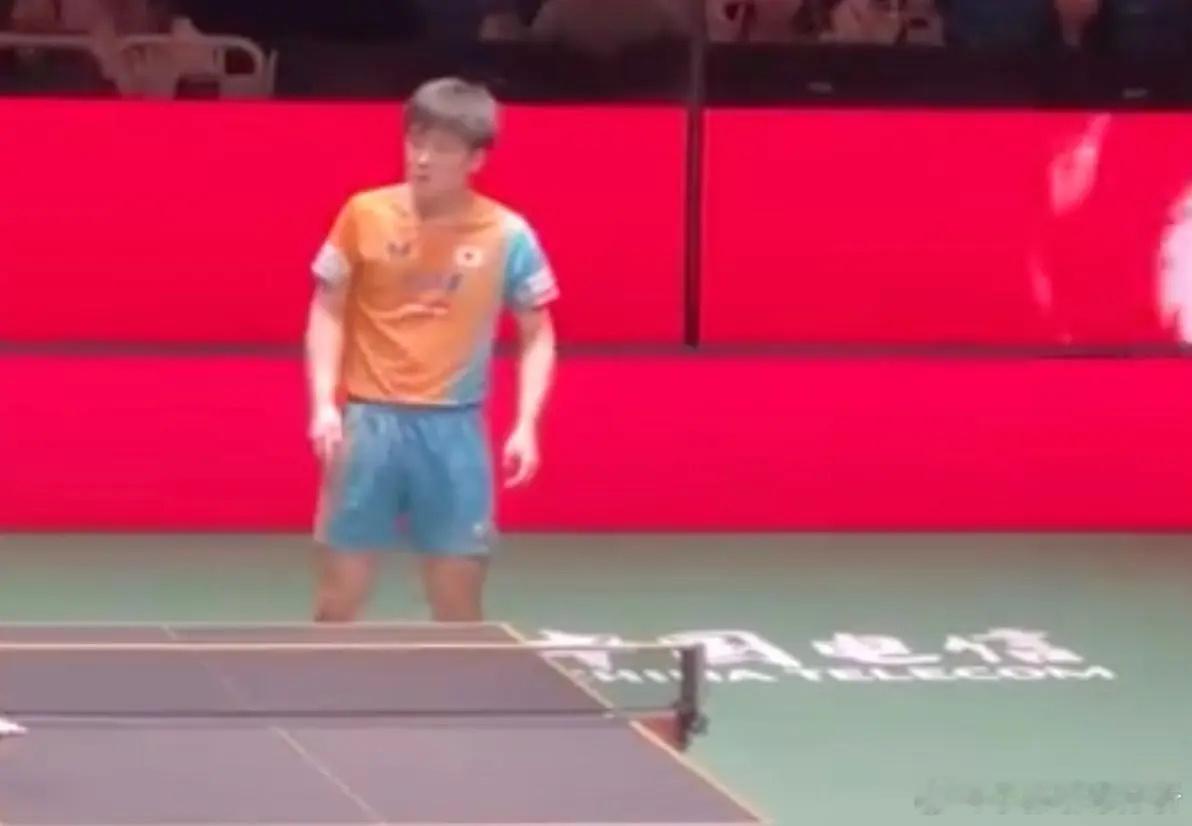 全场喊“邱党拆摩托”！张本智和38天2负29岁华裔 这次没回应嘘声北京时间12月