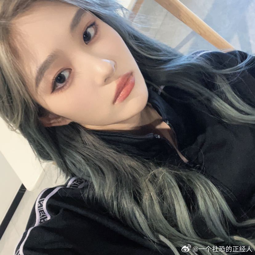 一个优雅的挑水人盛世美颜王奕浩瀚宇宙王奕嘴角梨涡上扬酒窝荡漾🌟少年正在续写她梦