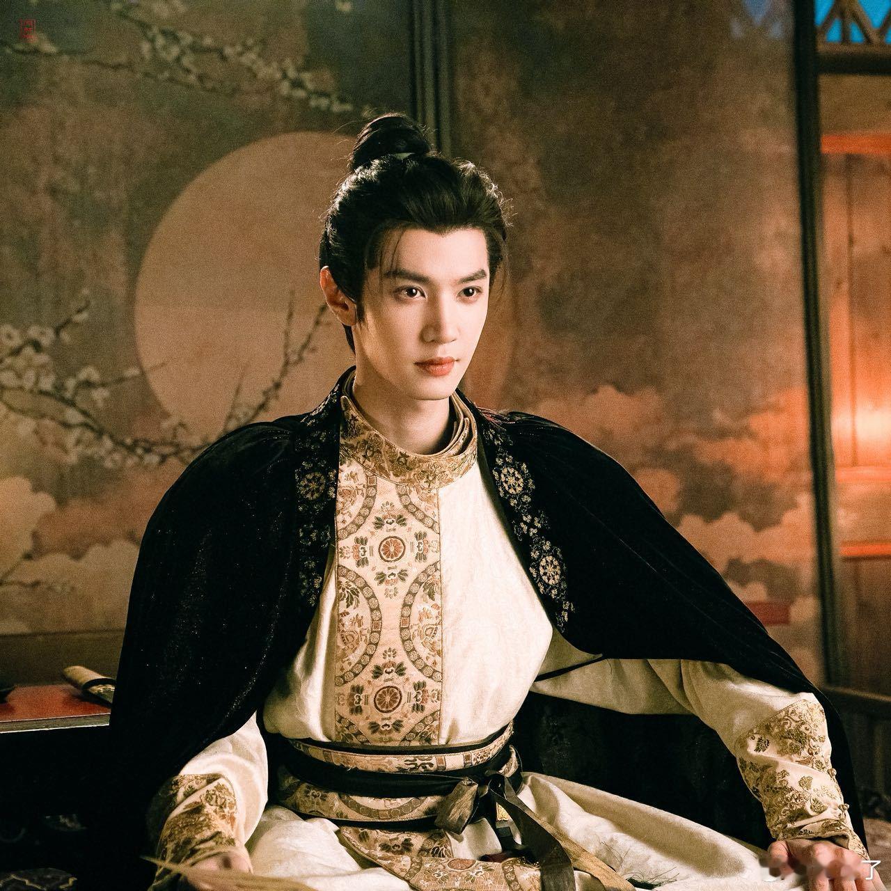 陈哲远少年帝王相陈哲远完全天选英寡 贡院查案那段真的看爽了。对面人已经汗如雨下，