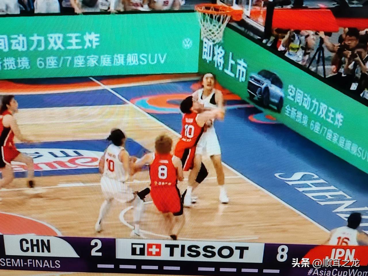 2：8，中国女篮半决赛一开场落后于日本队