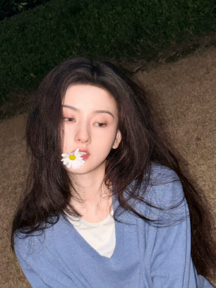 1.毛不易他为了作词找灵感还去农村生活过一段时间，最后还是以失败告终，他放平心态