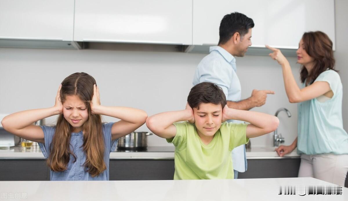 “我的儿子要把我气死。”早上跑步，路上偶遇章华，她如是说。
 
章华儿子小强18