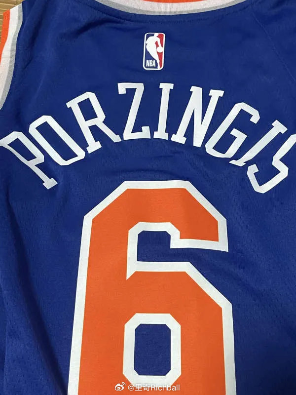 勇士球迷以为的字母哥   vs   勇士管理层以为的字母哥字母都挺多的，凑合用吧