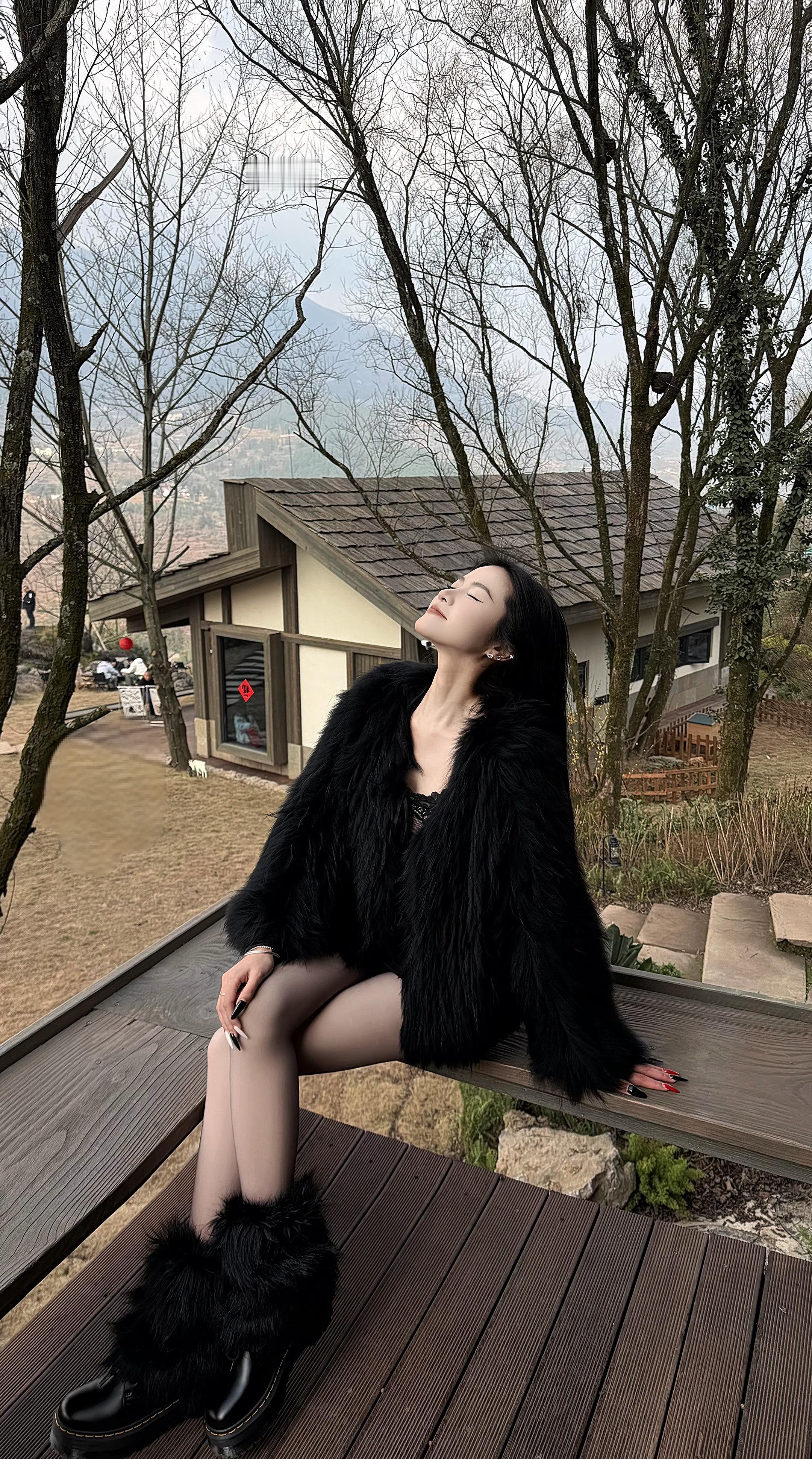 我始终觉得事在人为 聚散离合不必拿缘分做托词.