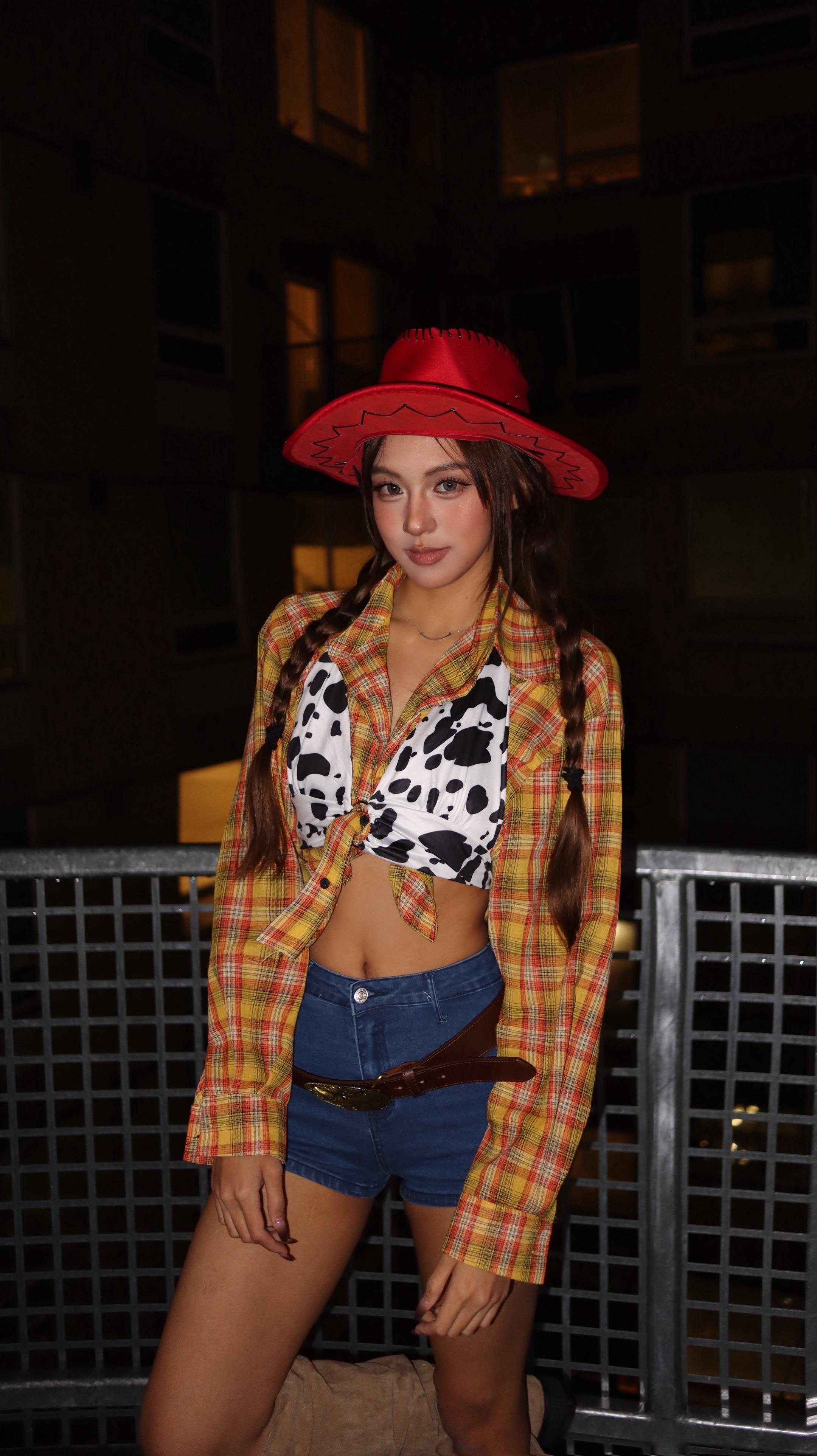 Tracy, my outfit back please