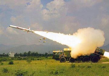 美国打中国，能用关岛的B-2、韩国的萨德、日本的宙斯盾，常规武器全覆盖；中国打美